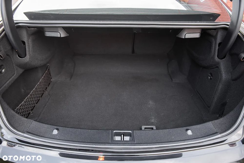 Mercedes-Benz Klasa E 350 CGI Coupe BlueEFFICIENCY 7G-TRONIC Avantgarde - 29