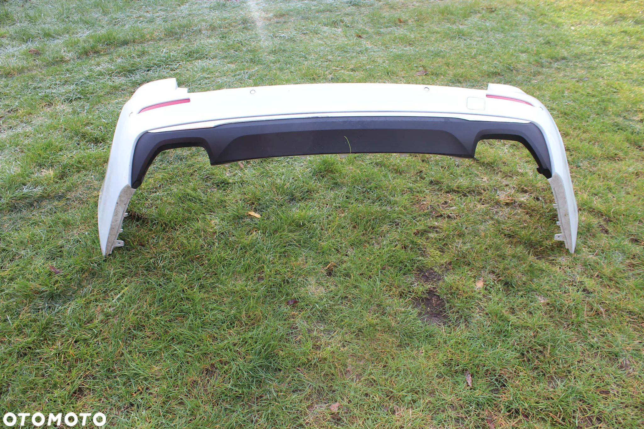 TYLNY ZDERZAK 6 x PDC BMW G31 LCI MINERALWEISS A96 2022 - 1