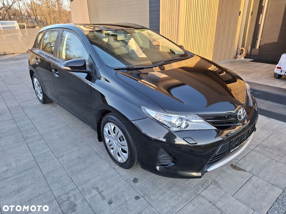 Toyota Auris - 1