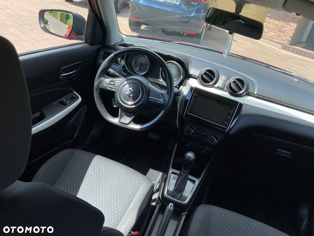 Suzuki Swift 1.2 Premium Plus CVT - 24