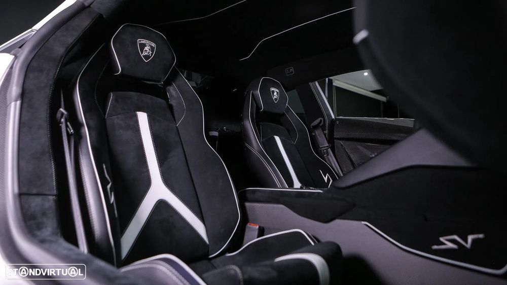 Lamborghini Aventador 6.5 V12 LP750-4 SV - 10