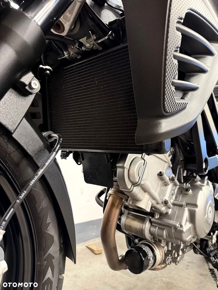 Suzuki V-STROM - 27