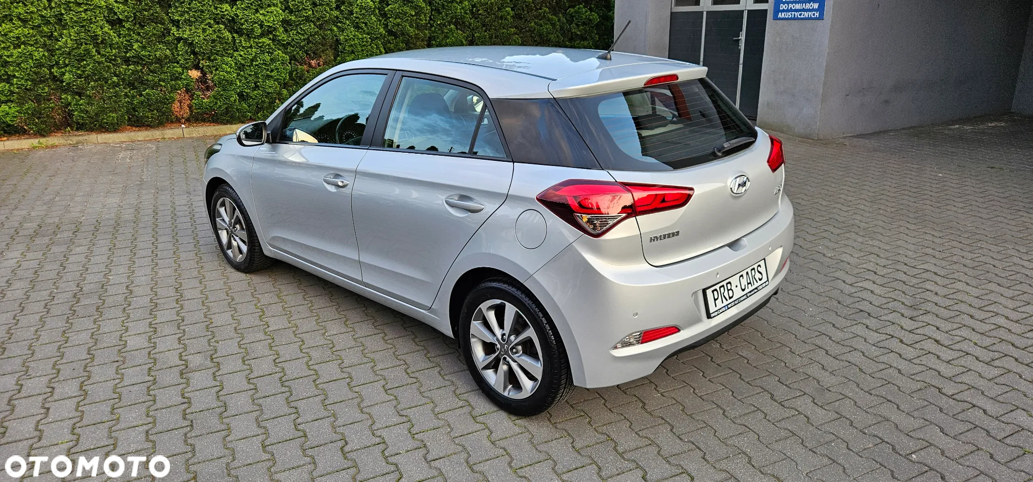 Hyundai i20 1.2 YES Silver - 4
