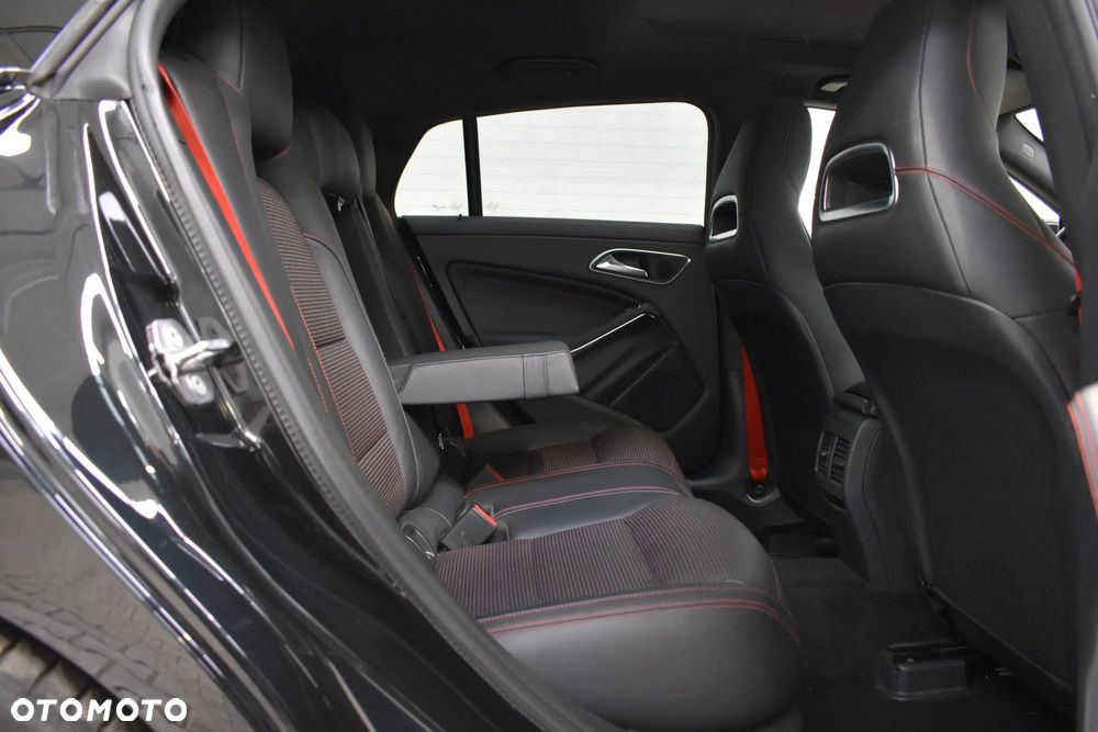 Mercedes-Benz CLA 250 4Matic 7G-DCT Sport - 27