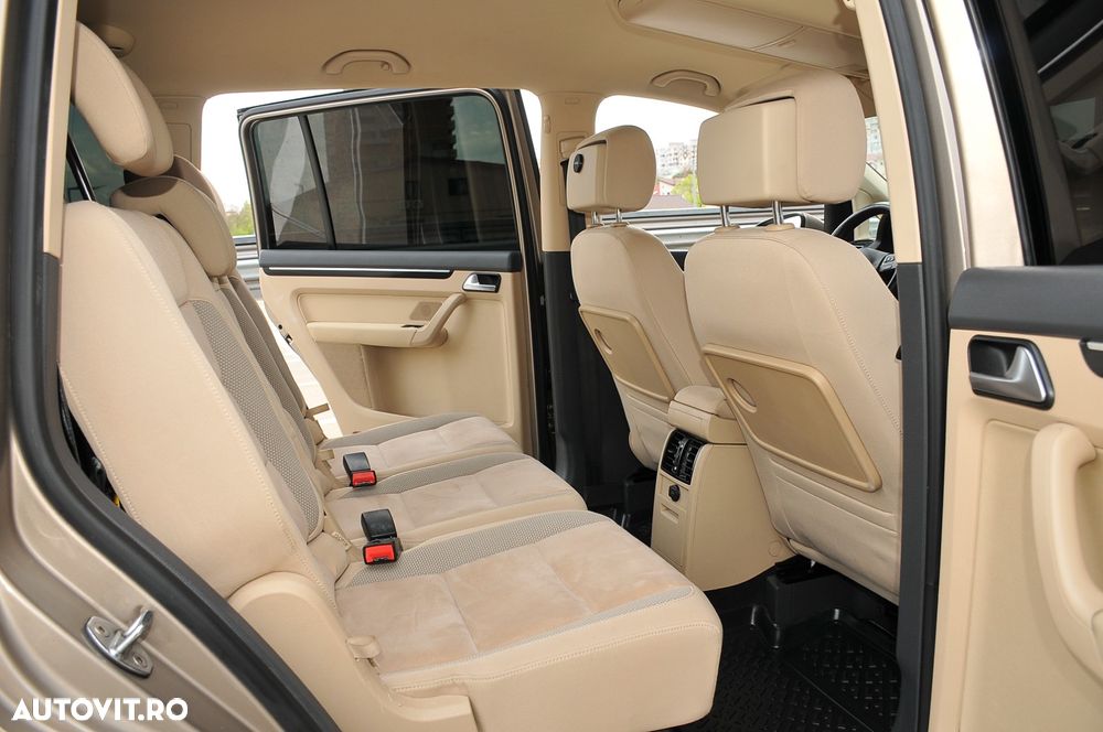 Volkswagen Touran - 13