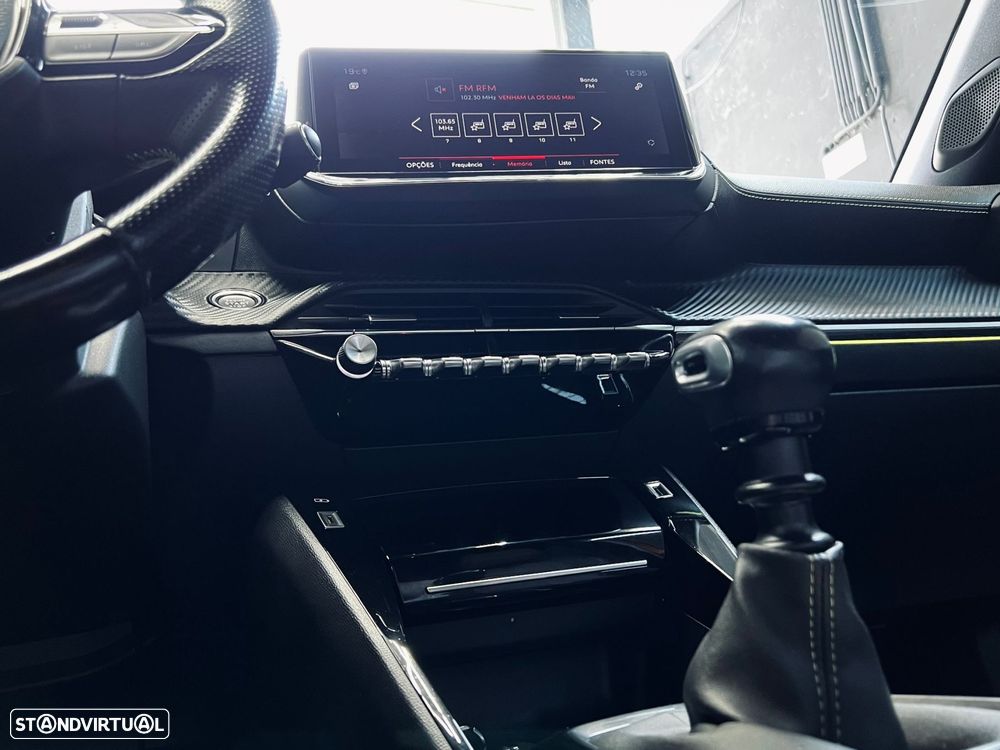 Peugeot 2008 1.2 PureTech GT Line - 19