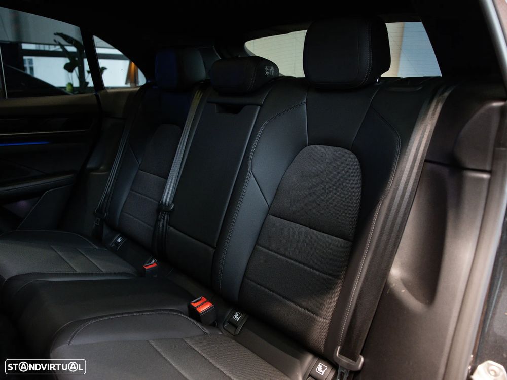 Porsche Macan Electric 4 - 23