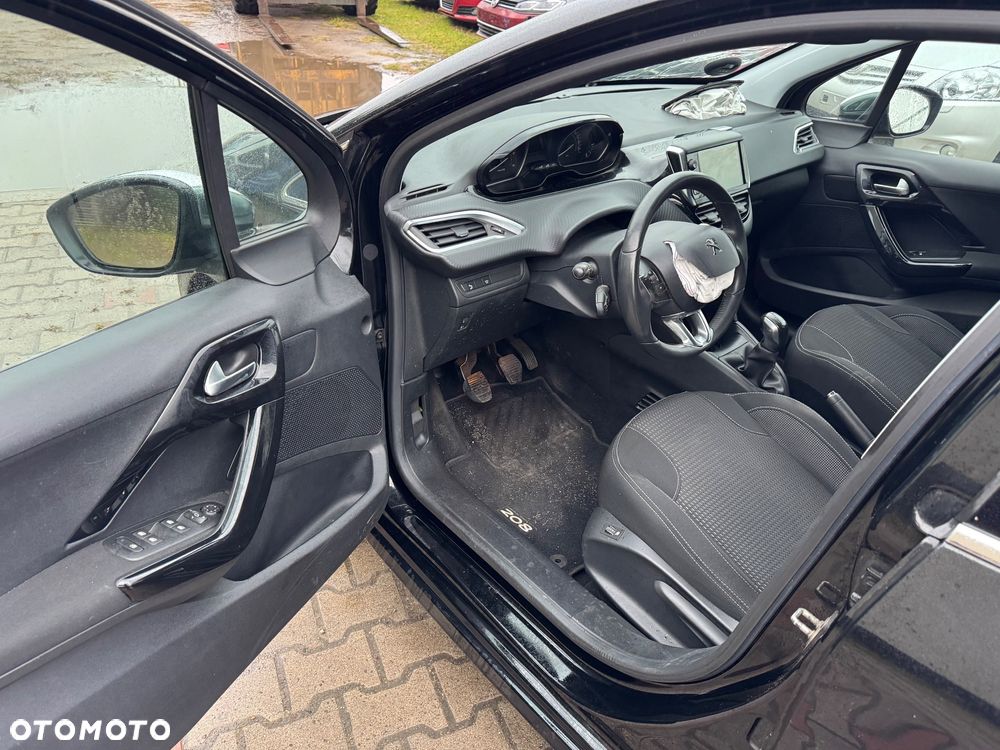 Peugeot 208 1.6 BlueHDi Allure S&S - 20