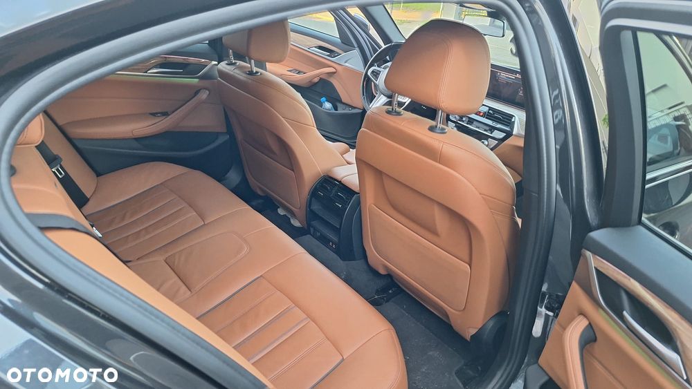 BMW Seria 5 520e M Sport sport - 21