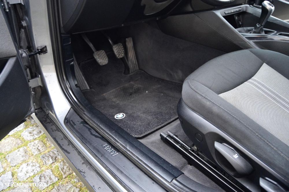 BMW X1 sDrive18d xLine - 17