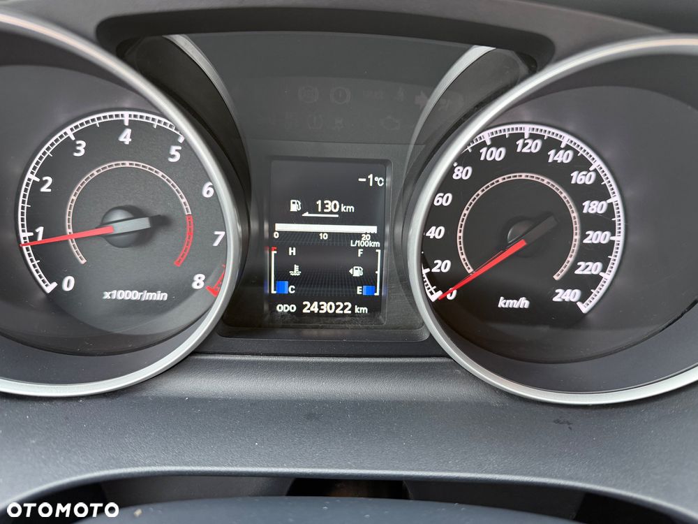 Mitsubishi Outlander 2.0 Intense + NAVI 2WD EU5 - 16