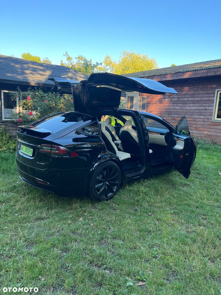 Tesla Model X - 1