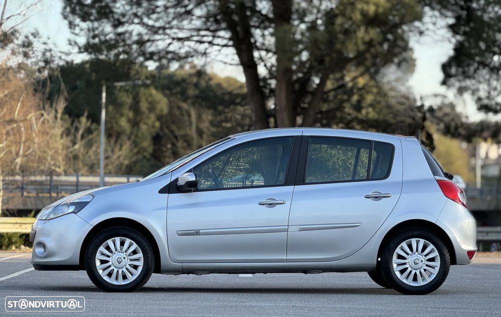 Renault Clio 1.2 16V Dynamique S - 9