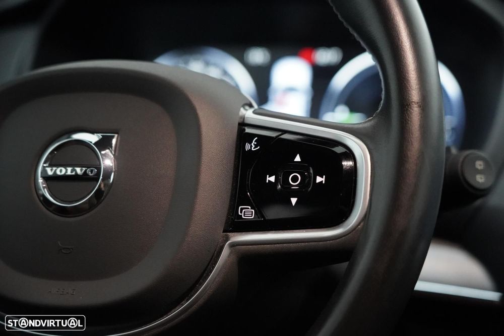 Volvo XC 90 2.0 T8 PHEV Momentum Plus AWD - 21