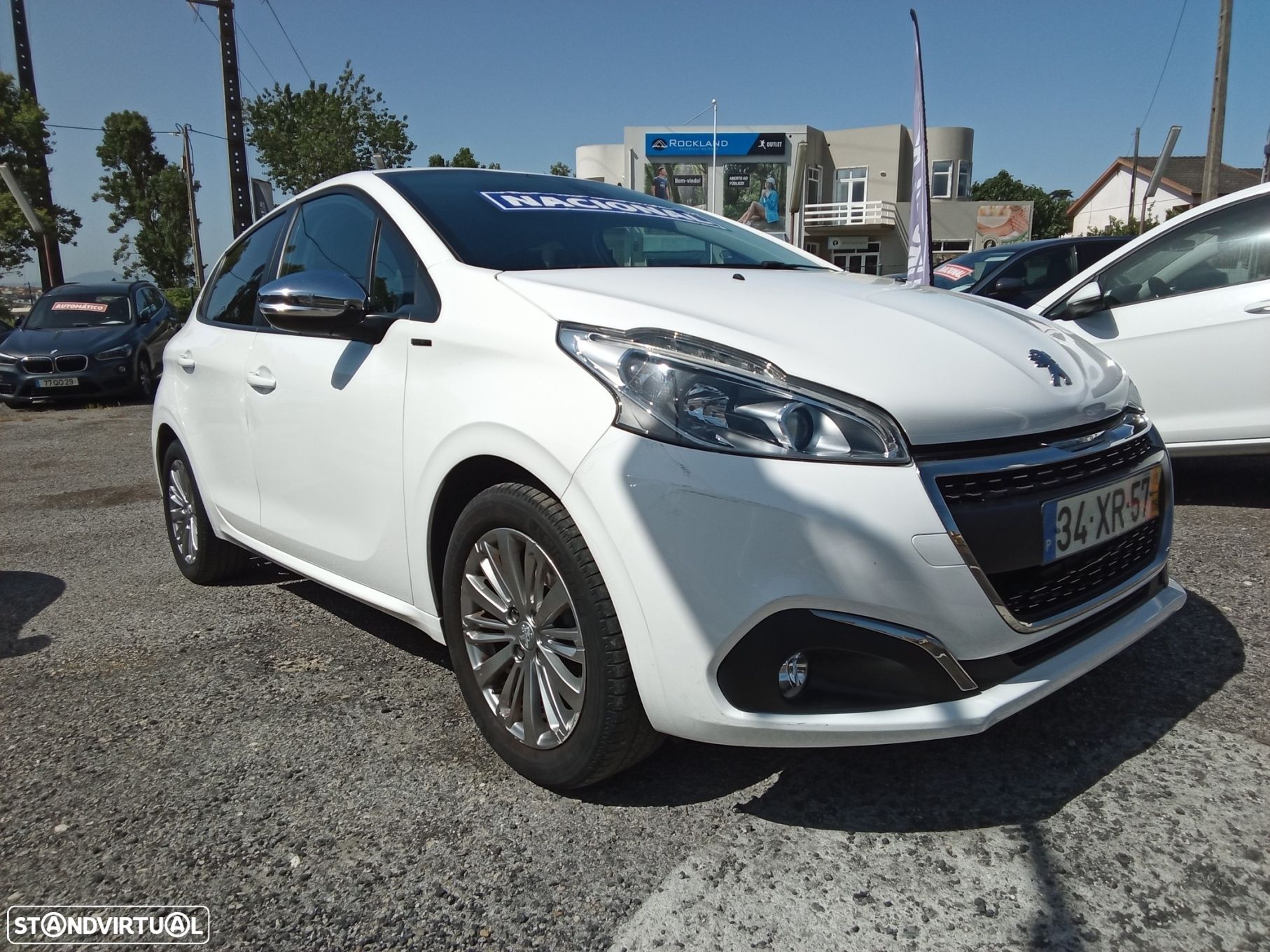 Peugeot 208 1.2 PureTech Signature - 1