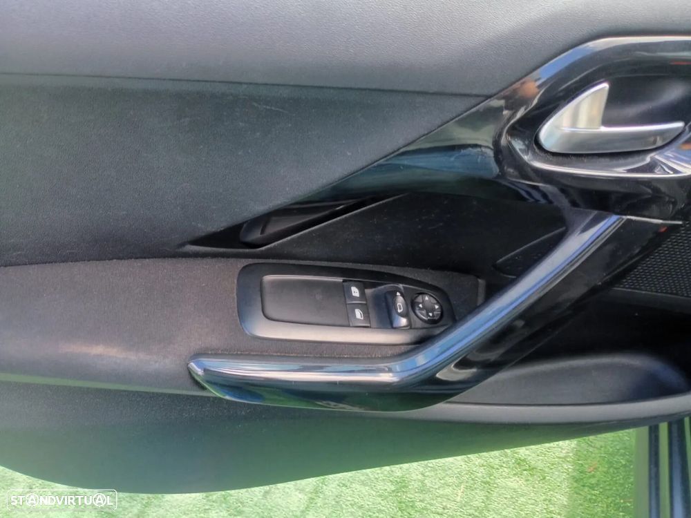 Peugeot 208 1.4 HDi Active - 17