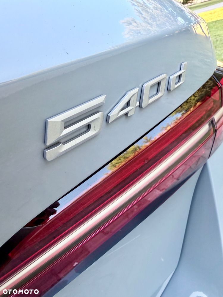BMW Seria 5 540d xDrive mHEV M Sport - 12