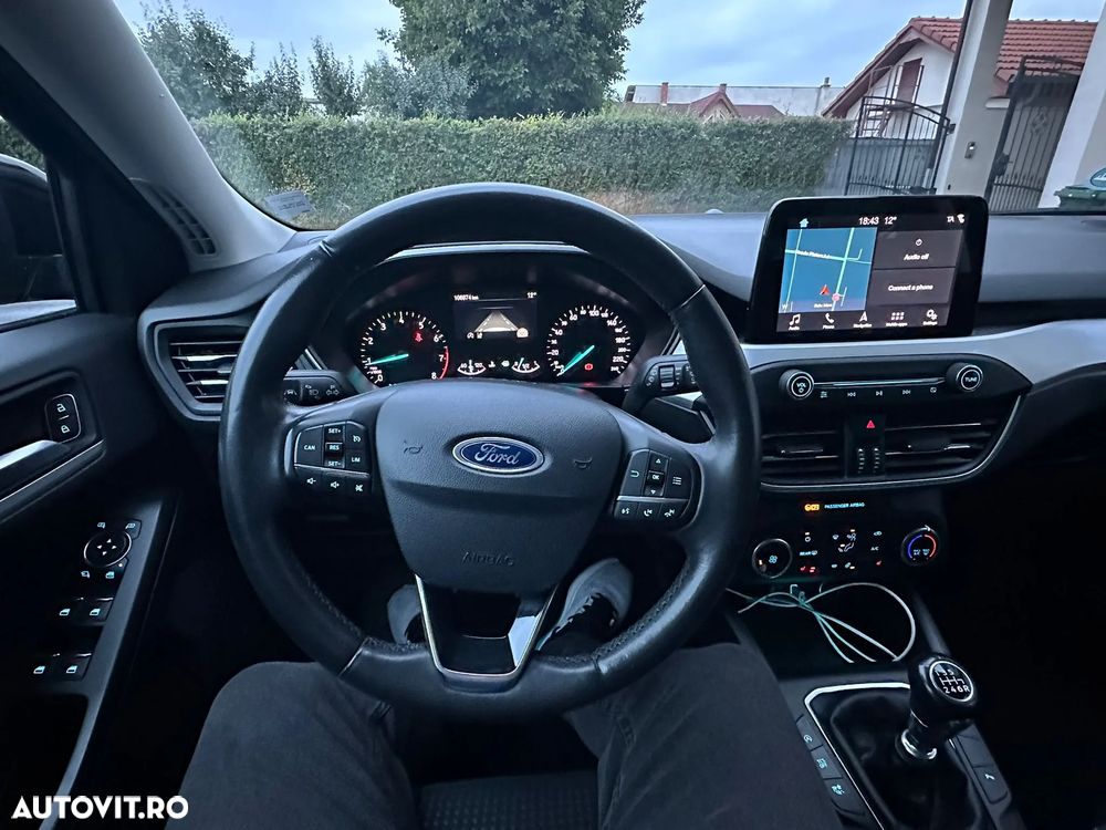 Ford Focus 1.0 EcoBoost 6MT MHEV Titanium X - 17
