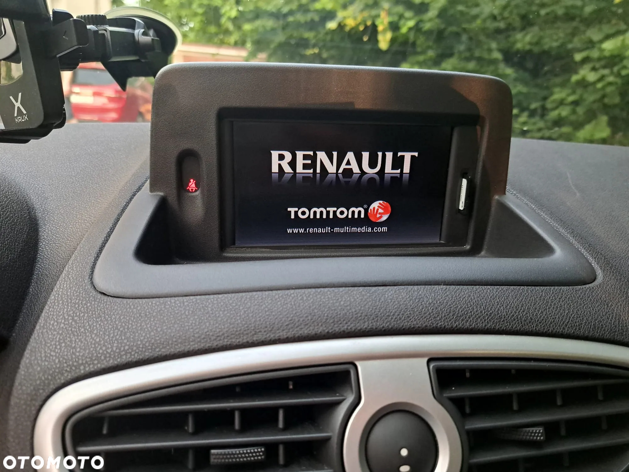 Renault Clio 1.2 16V 75 TomTom Edition - 13