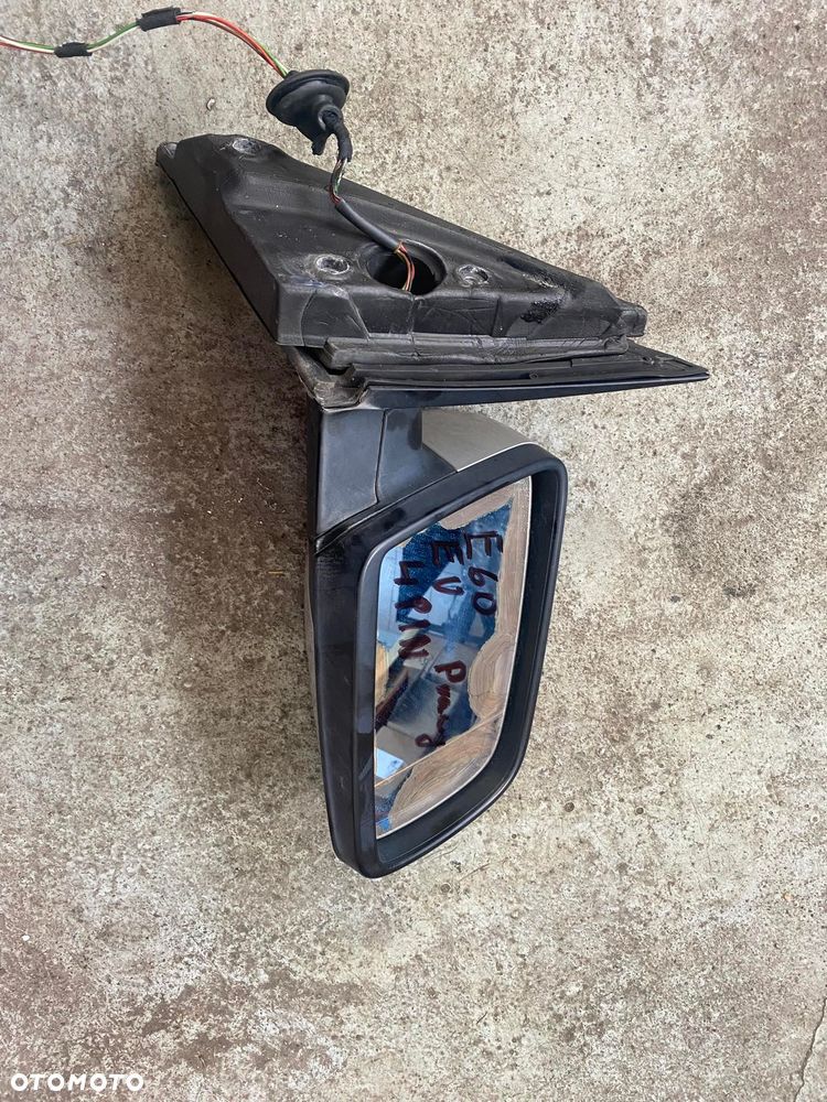 BMW E60 LUSTERKO PRAWE PRZEDNIE 4PIN EU - 1