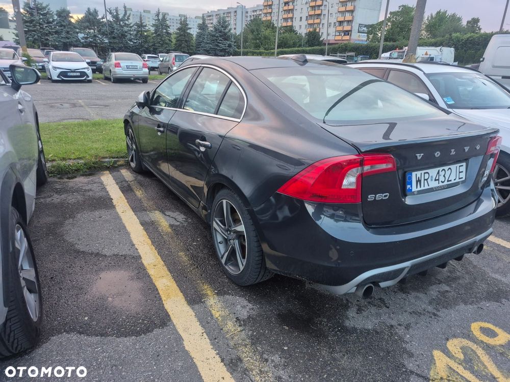 Volvo S60 T6 AWD R-Design - 5