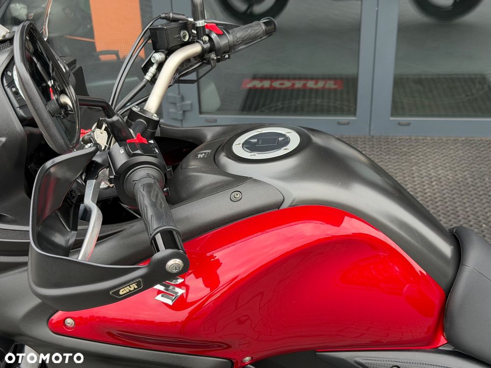 Suzuki V-STROM - 33