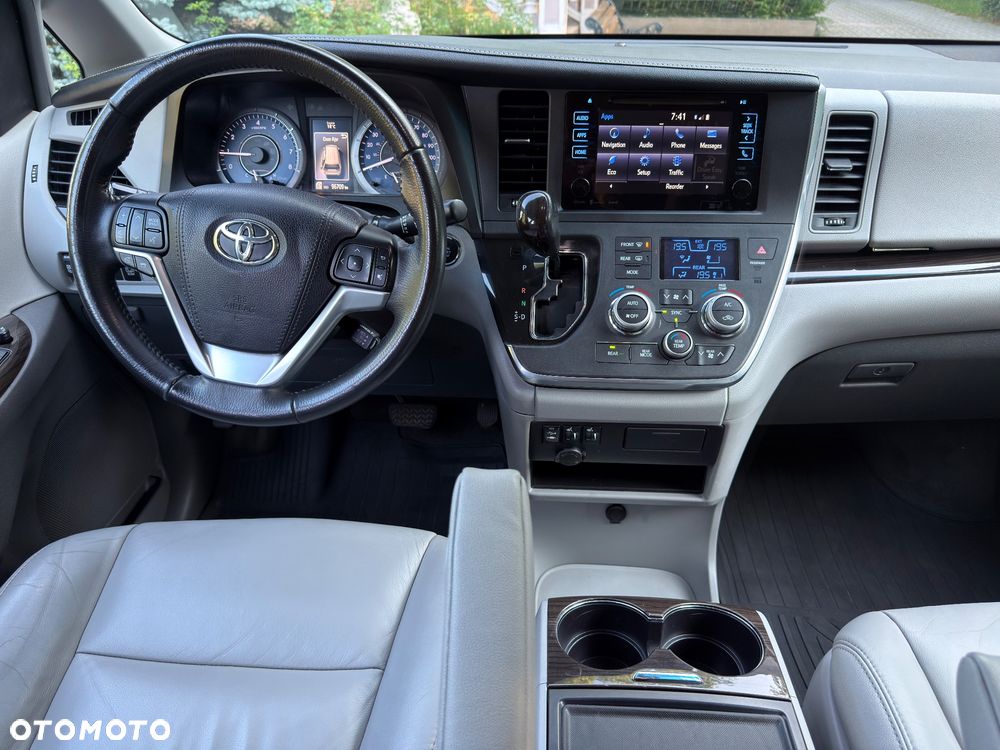Toyota Sienna 3.5 V6 XLE AWD - 21