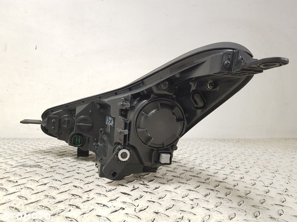 KIA SPORTAGE 4 IV 16- LAMPA PRAWA PRZEDNIA H7 + LED IGŁA 92102-F1010 - 9
