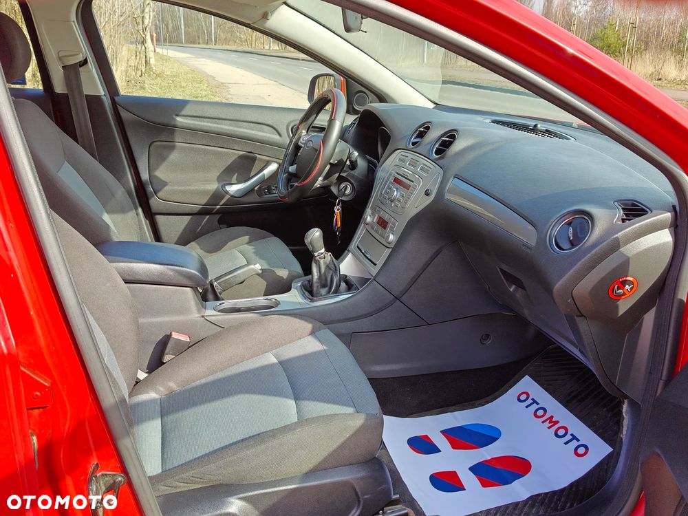 Ford Mondeo 2.0 Ghia X - 18