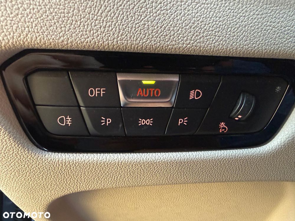 BMW Seria 3 330d xDrive mHEV M Sport - 19