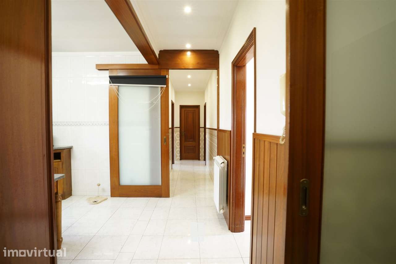 Apartamento T2 Venda em Nogueira do Cravo e Pindelo,Oliveira de Azeméi - Grande imagem: 2/21