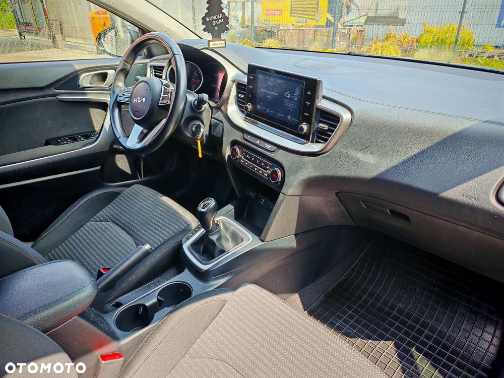 Kia Ceed 1.5 T-GDI M - 2
