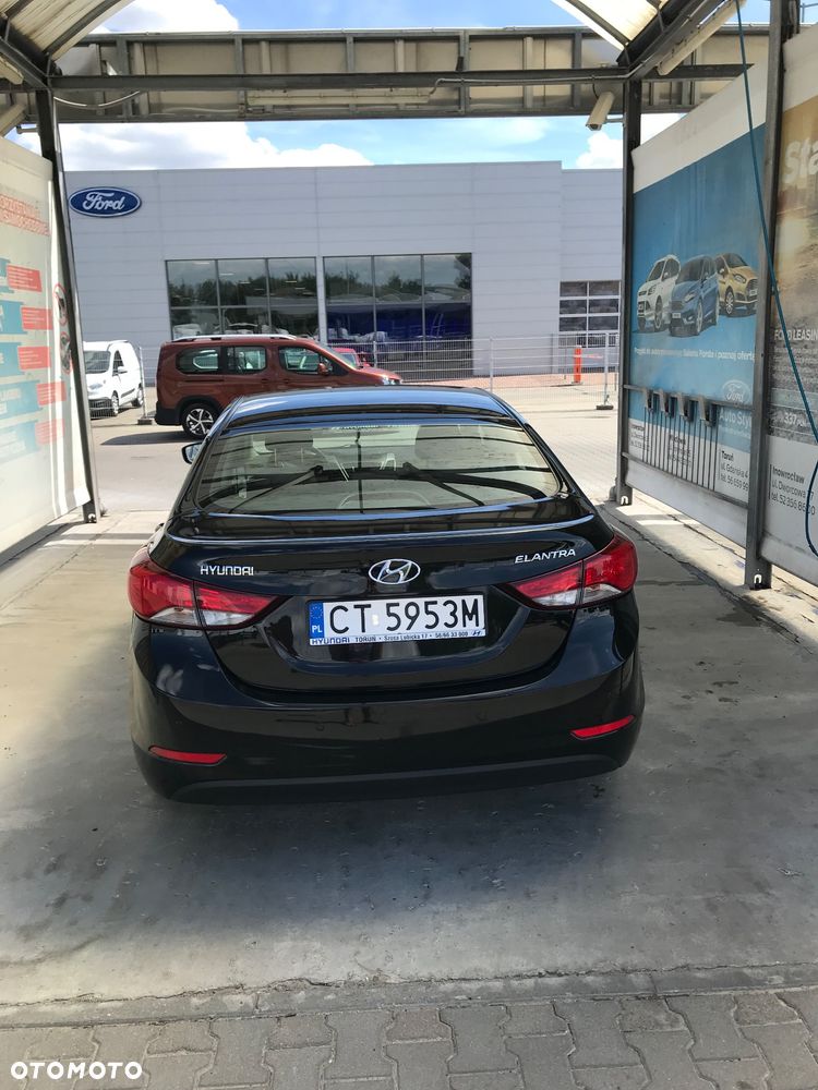 Hyundai Elantra 1.6 Classic + - 10
