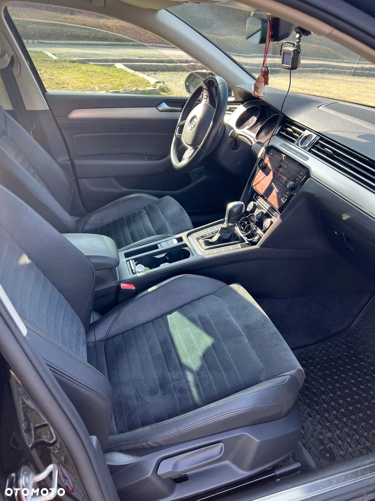 Volkswagen Passat - 4