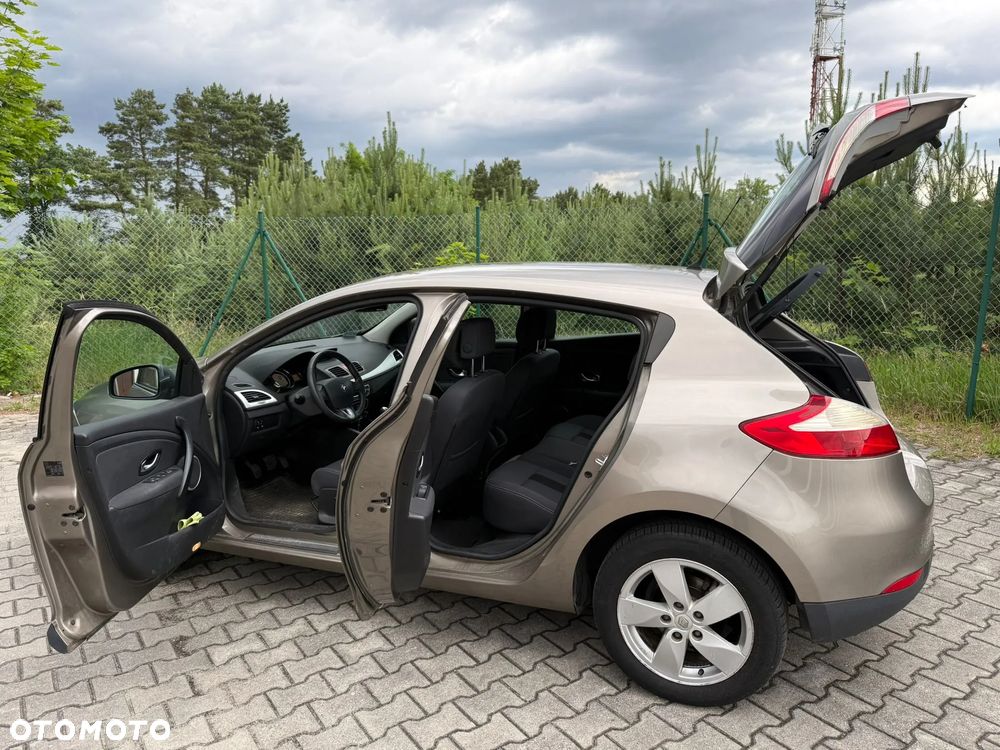 Renault Megane 1.6 16V Dynamique Euro5 - 9