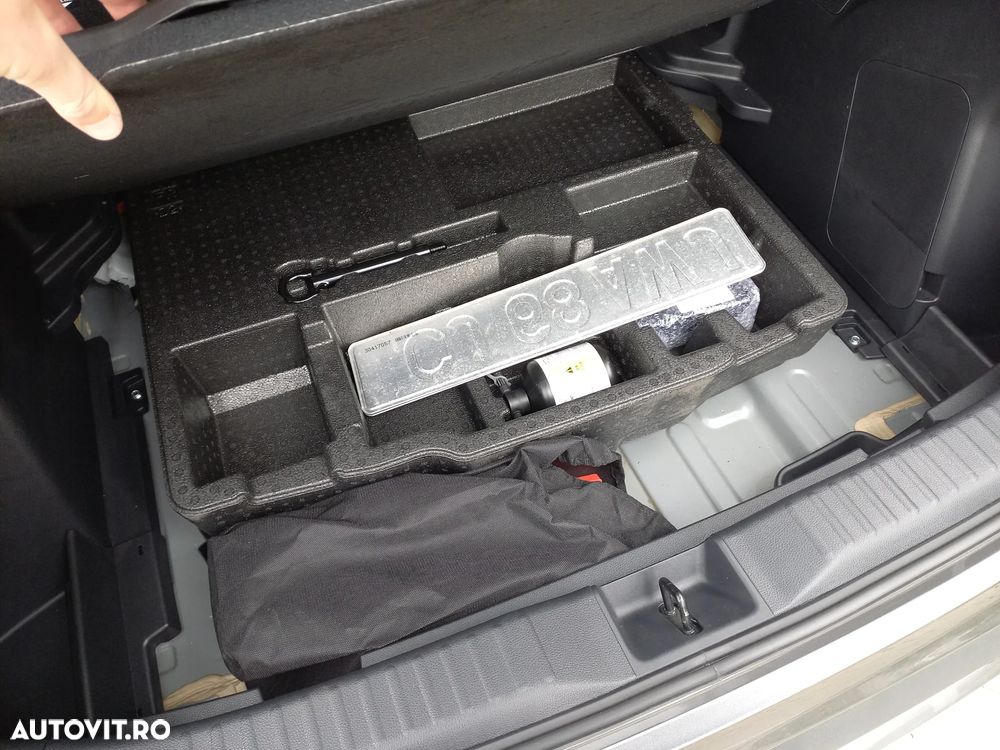 Toyota Yaris Cross 1.5 VVT-i HSD 4x4 Exclusive Adventure - 15