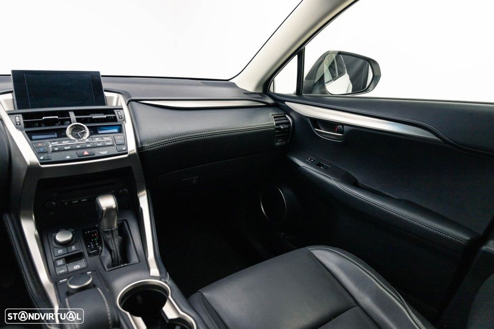 Lexus NX 300h Executive - 14