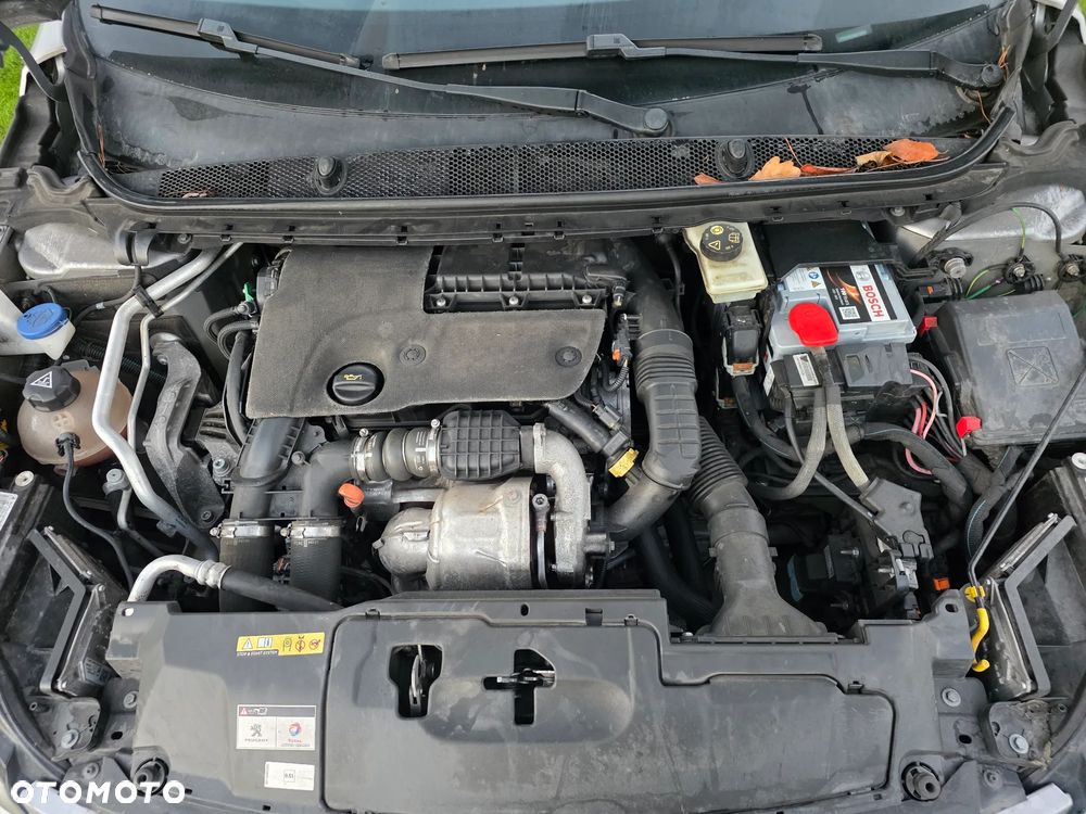 Peugeot 308 SW 1.6 BlueHDi Allure S&S - 11