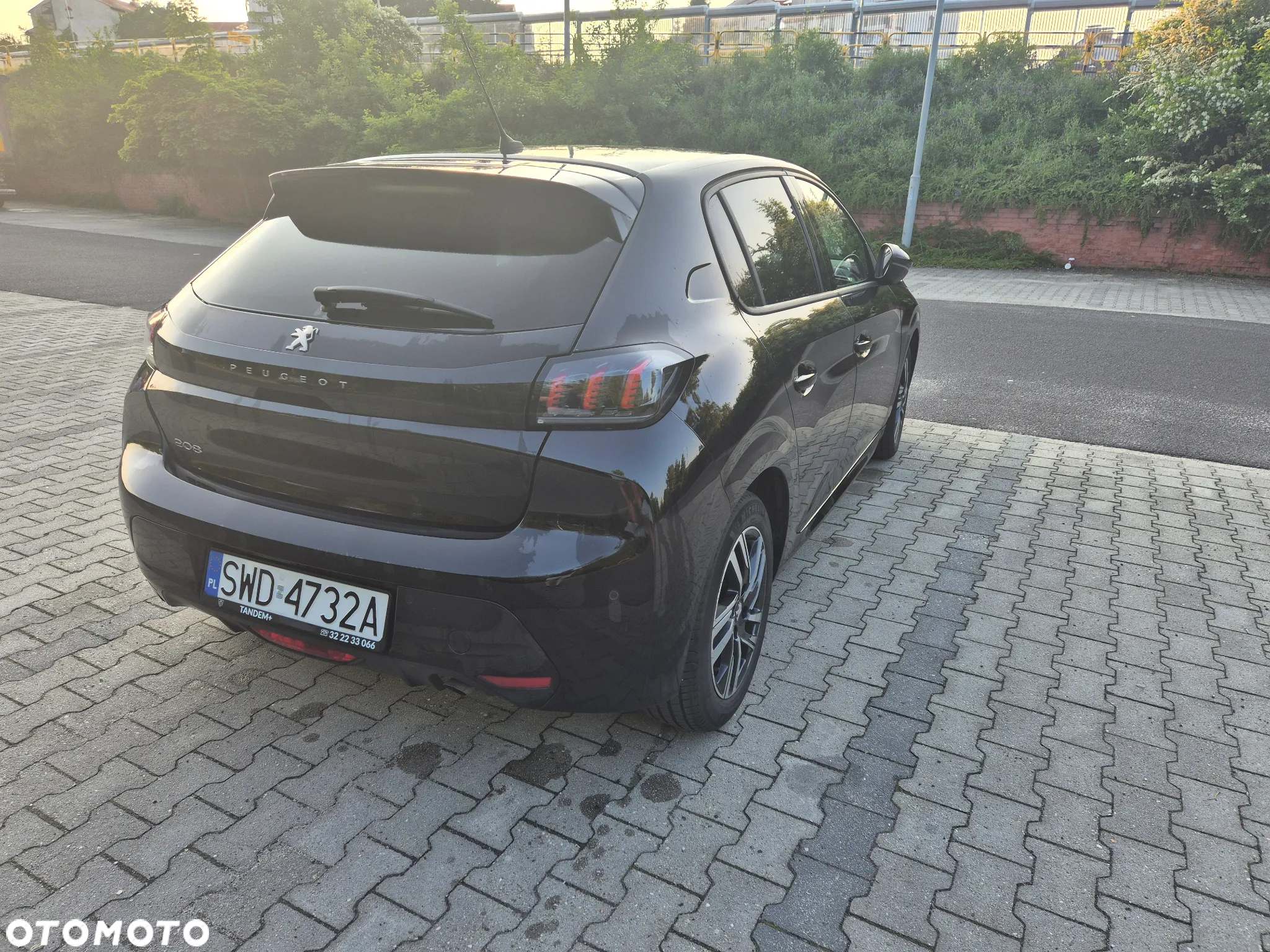 Peugeot 208 1.2 PureTech Allure S&S - 3