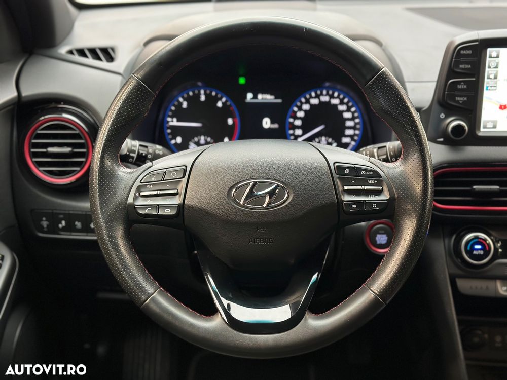 Hyundai KONA - 12