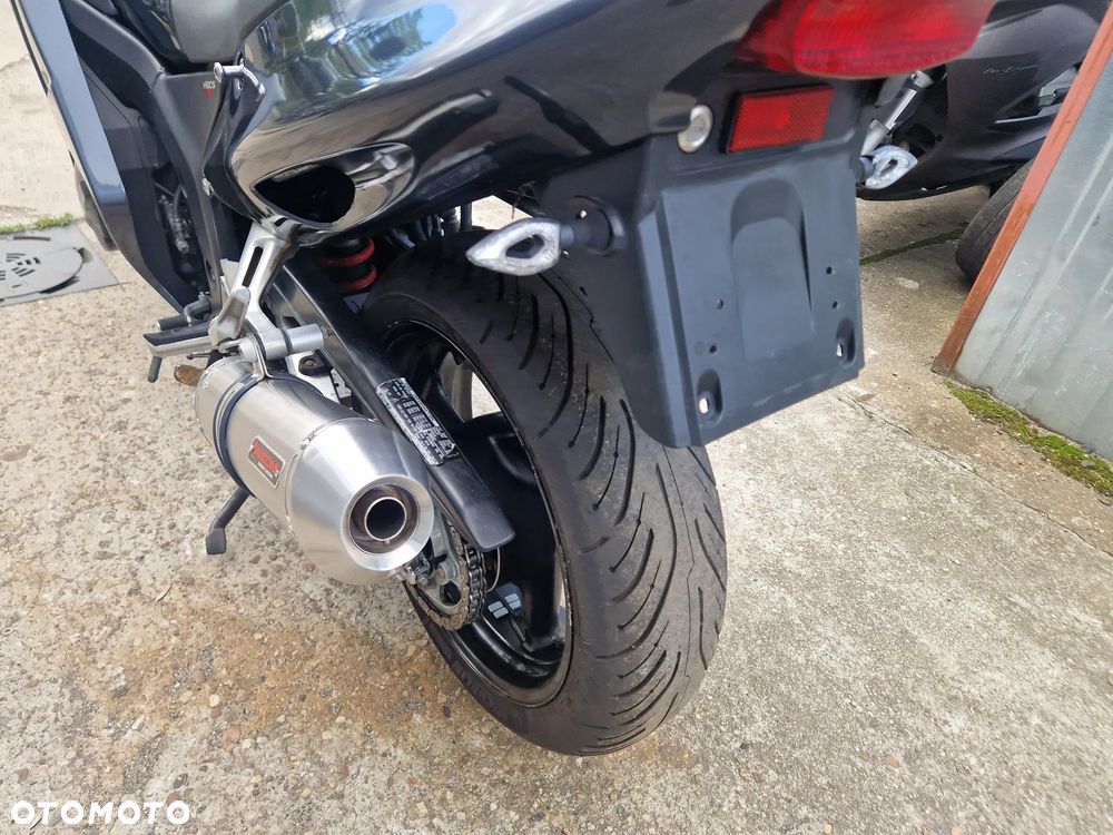 Honda CBR - 23