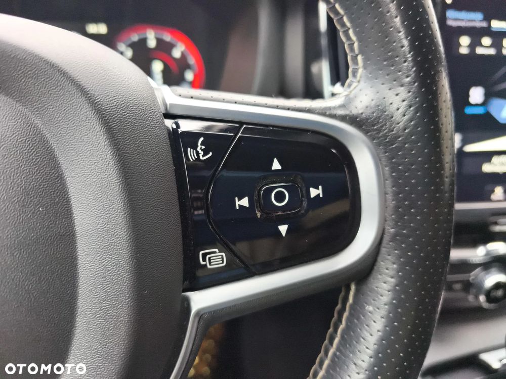 Volvo XC 60 D4 SCR R-Design - 26