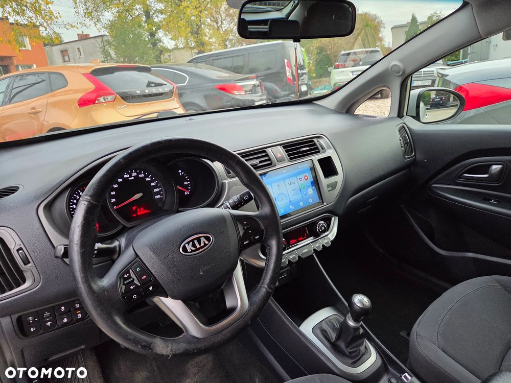 Kia Rio 1.2 Dream Team Edition - 11