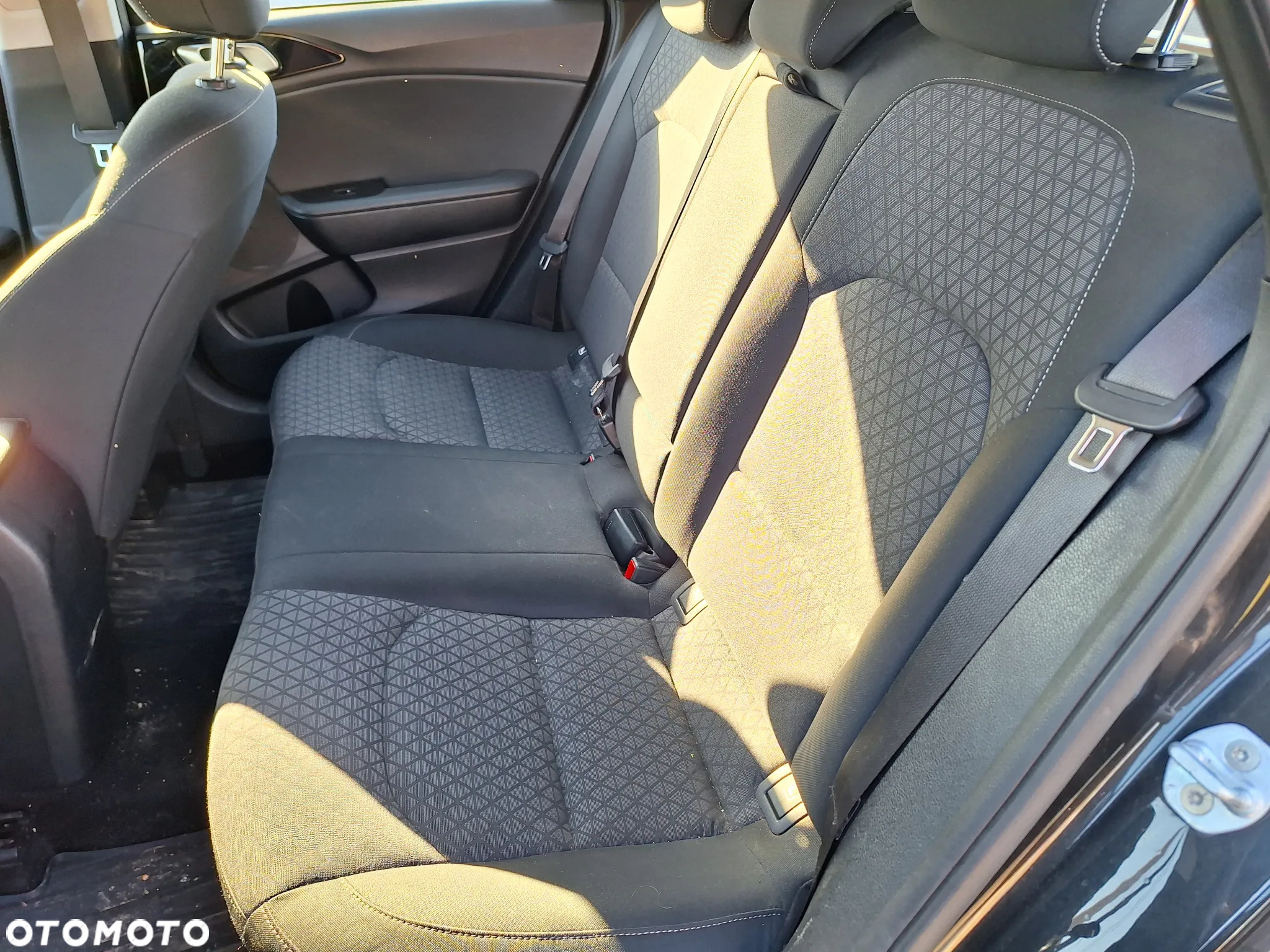 Kia Ceed - 11