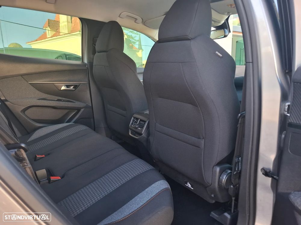 Peugeot 3008 PureTech 130 Stop & Start GPF EAT8 Active Business-Pack - 37