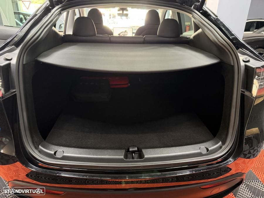 Tesla Model Y Long Range Dual Motor AWD - 19