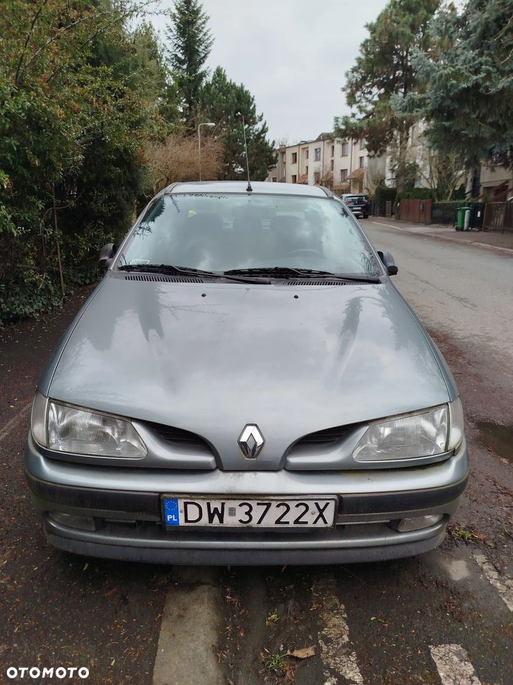 Renault Megane 1.4 RN - 4