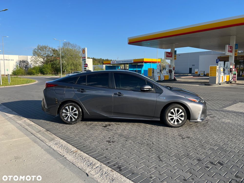 Toyota Prius Hybrid Executive - 13