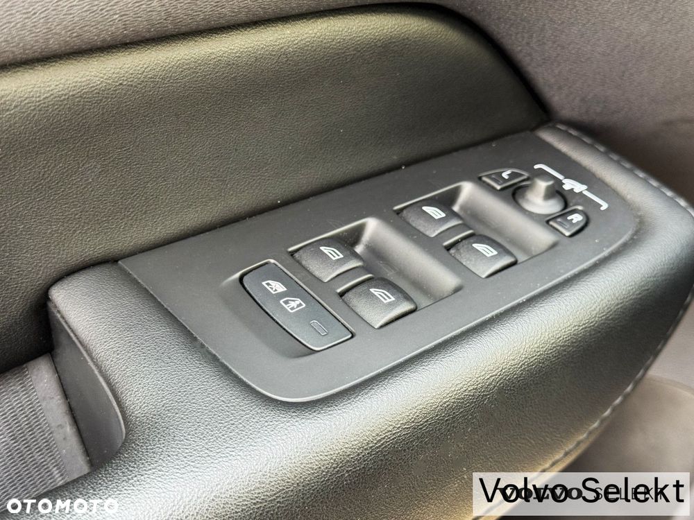 Volvo XC 60 - 30