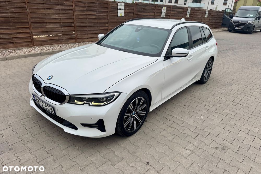 BMW Seria 3 330i Sport Line - 9